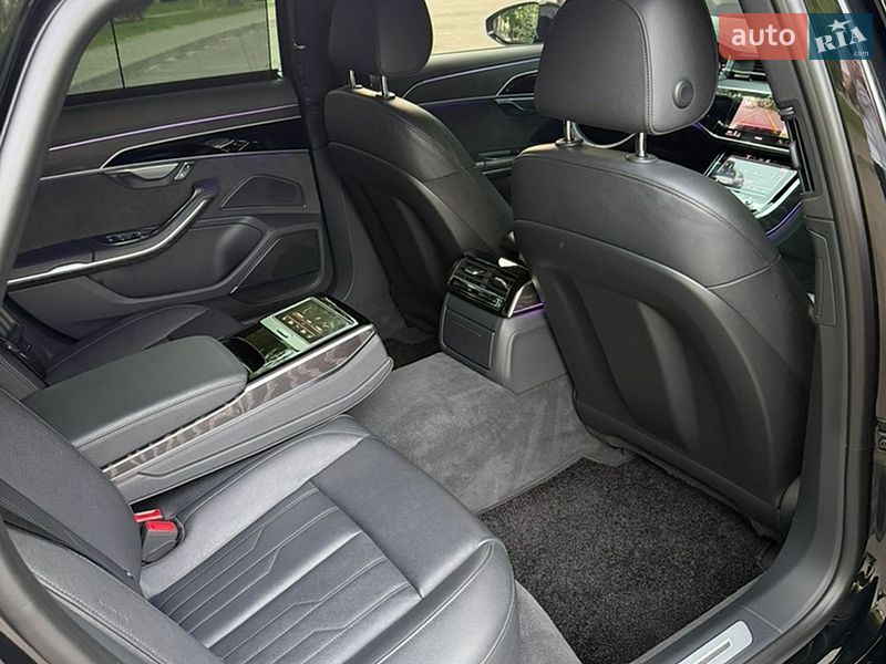 Седан Audi A8 2021 в Киеве