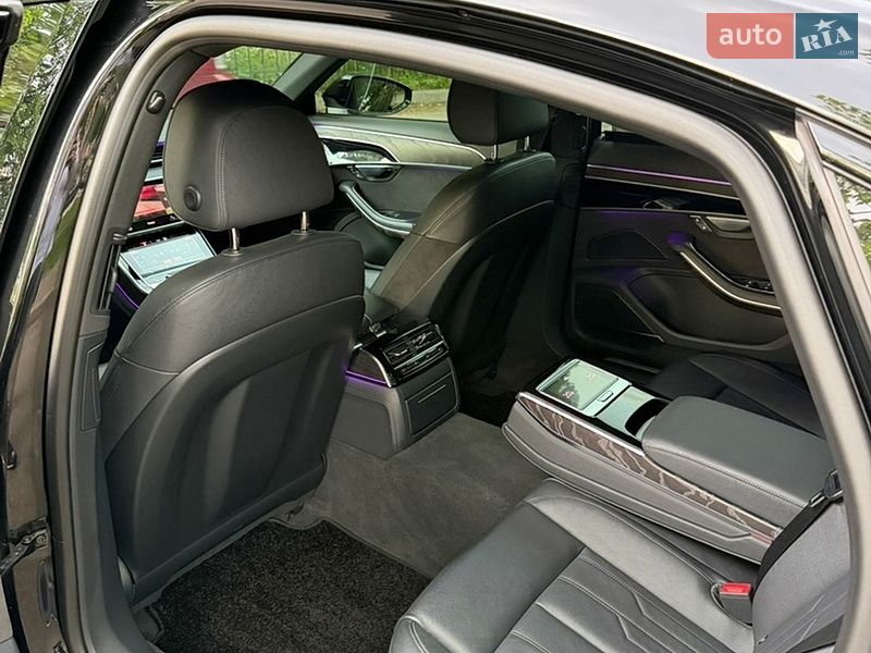 Седан Audi A8 2021 в Киеве