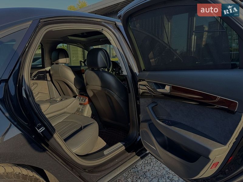 Седан Audi A8 2012 в Полтаве
