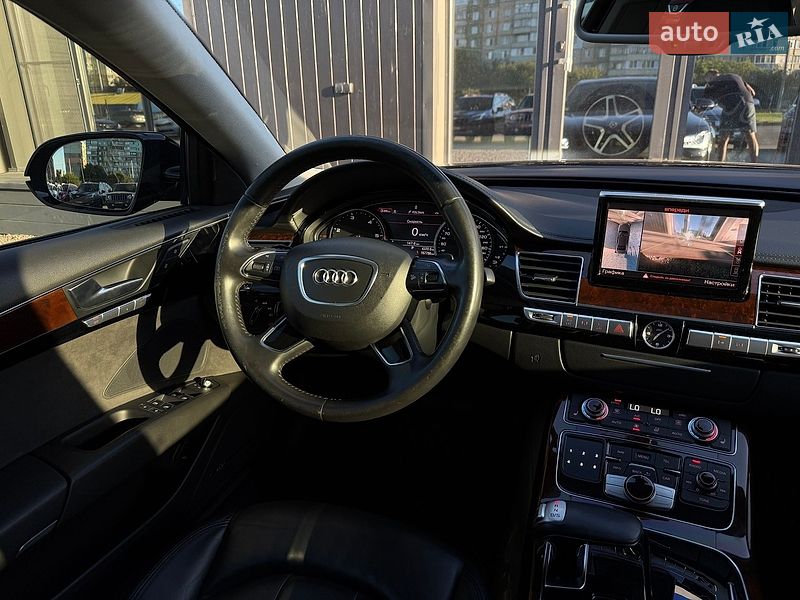 Седан Audi A8 2012 в Полтаве