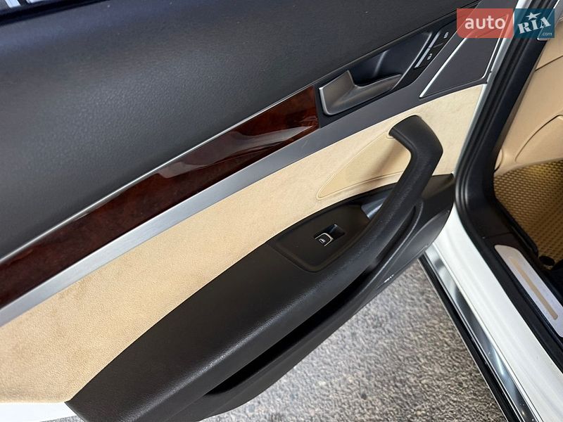 Седан Audi A8 2012 в Одессе