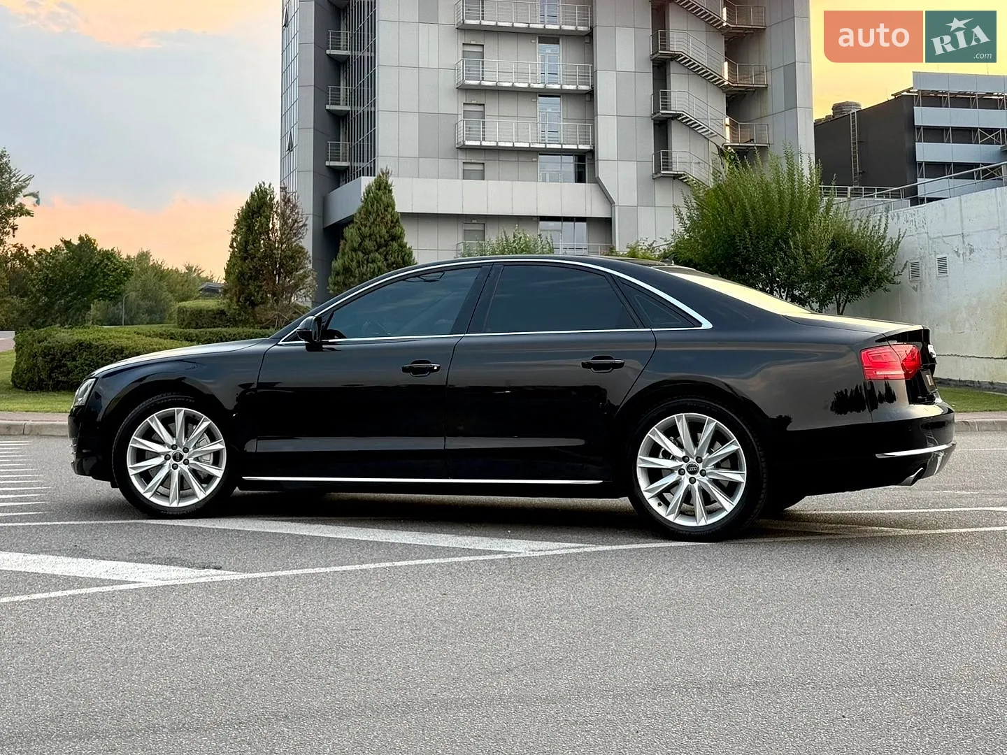 2010 Audi A8 - мініатюра 11
