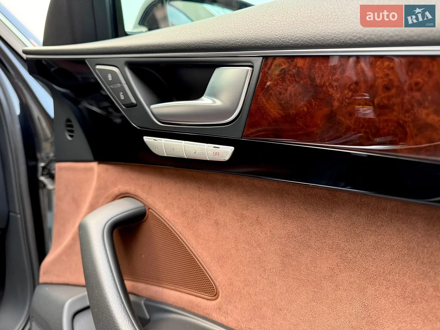 2010 Audi A8 - мініатюра 35