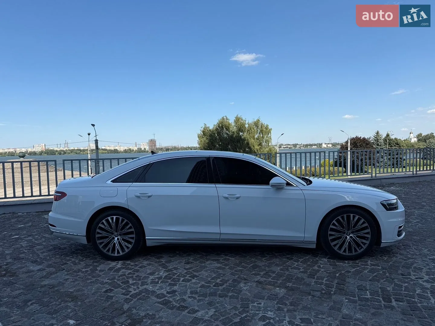 2020 Audi A8 - мініатюра 3