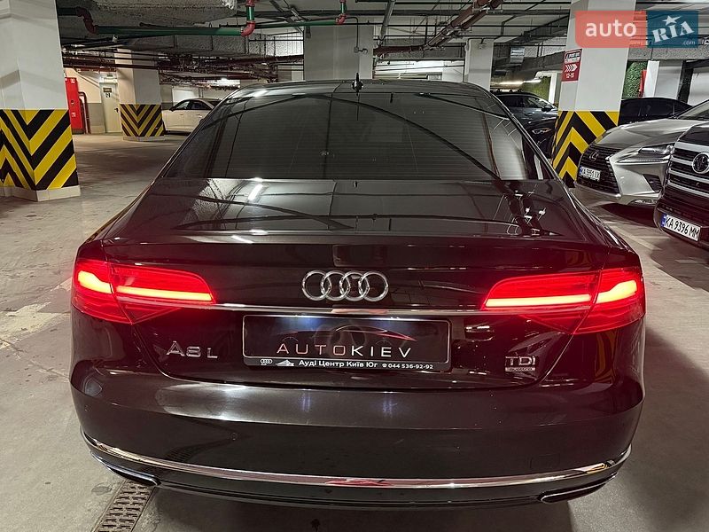 Седан Audi A8 2017 в Киеве