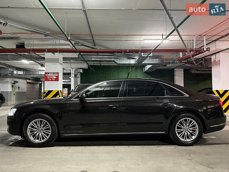Седан Audi A8 2017 в Киеве