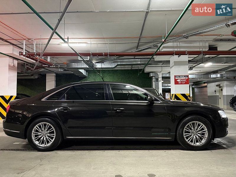 Седан Audi A8 2017 в Киеве