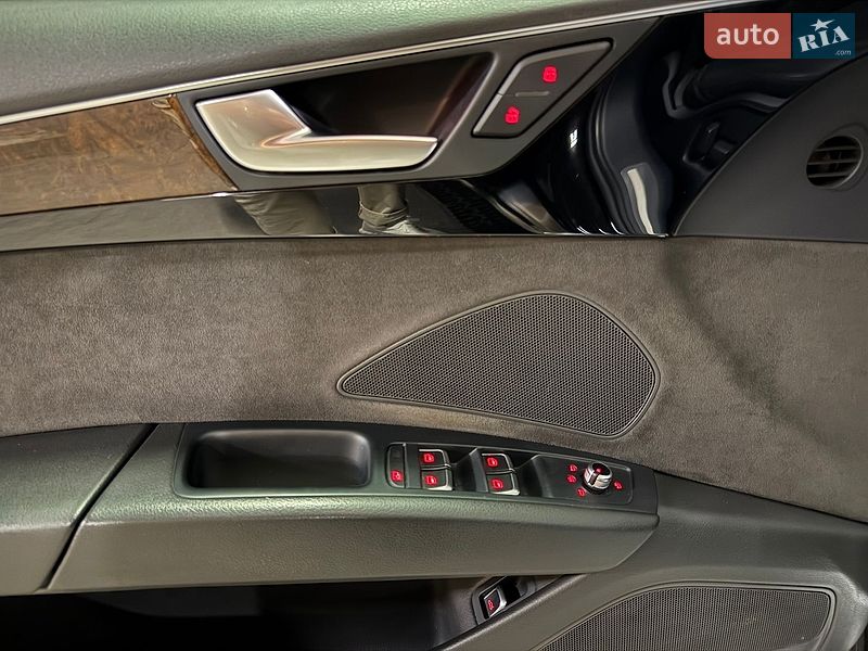 Седан Audi A8 2017 в Киеве
