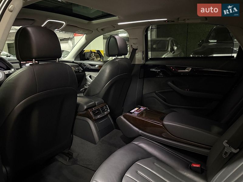 Седан Audi A8 2017 в Киеве
