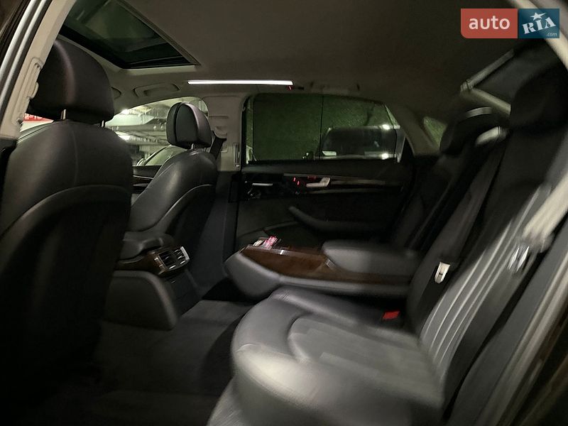 Седан Audi A8 2017 в Киеве