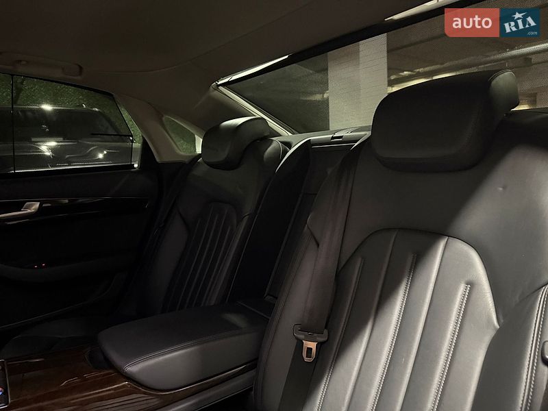 Седан Audi A8 2017 в Киеве