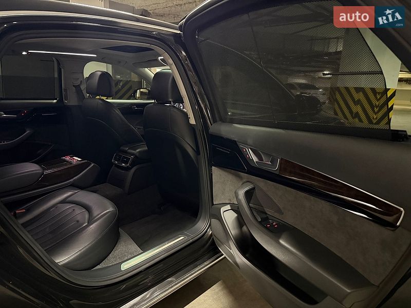 Седан Audi A8 2017 в Киеве