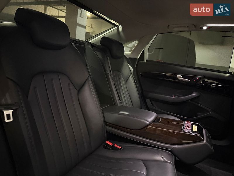 Седан Audi A8 2017 в Киеве