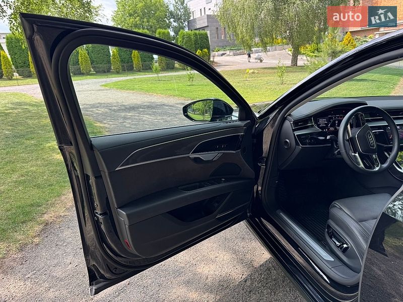 Седан Audi A8 2024 в Хмельницком