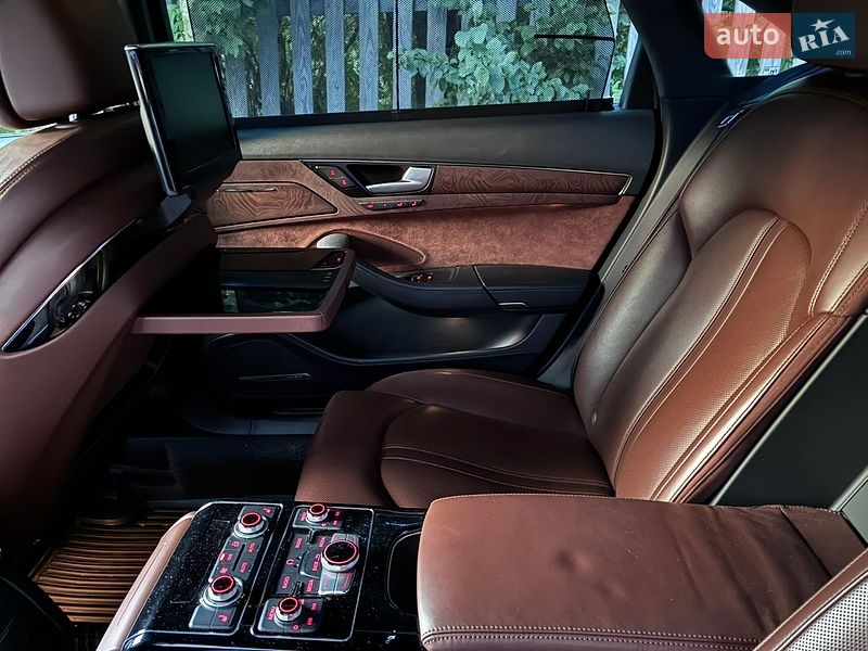Седан Audi A8 2014 в Киеве