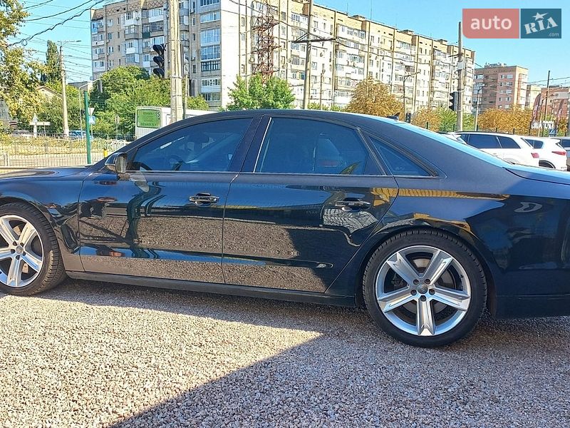 Седан Audi A8 2015 в Кропивницькому