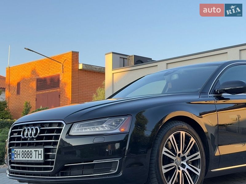 Седан Audi A8 2014 в Одесі