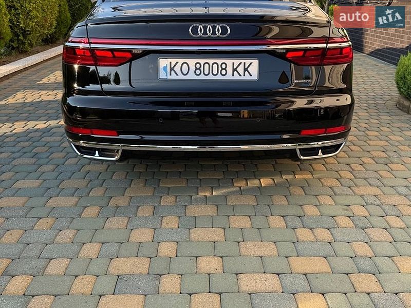 Седан Audi A8 2018 в Иршаве