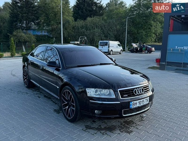 Седан Audi A8 2005 в Львові