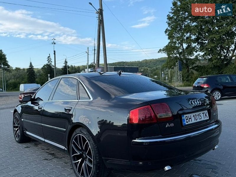 Седан Audi A8 2005 в Львові