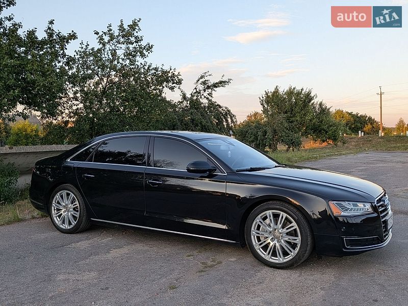 Седан Audi A8 2014 в Борисполі