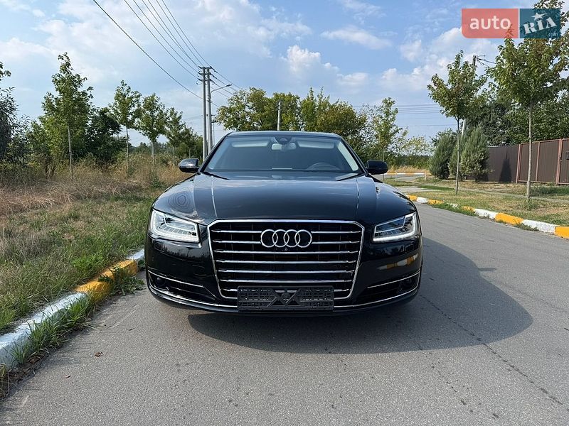 Седан Audi A8 2015 в Киеве фото Седан Audi A8 2015 в Киеве