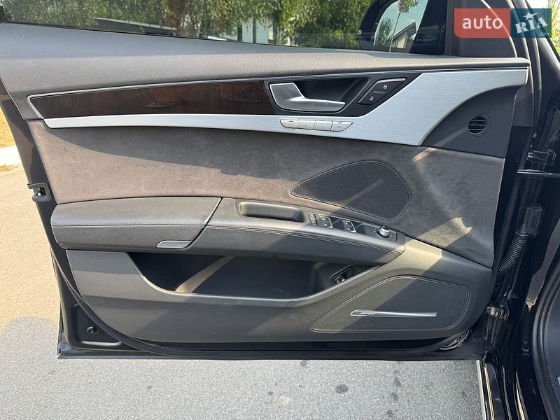 Седан Audi A8 2015 в Киеве фото 11 Седан Audi A8 2015 в Киеве