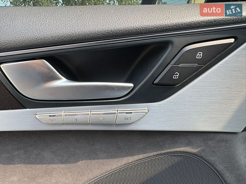 Седан Audi A8 2015 в Киеве фото 14 Седан Audi A8 2015 в Киеве
