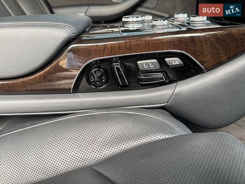 Седан Audi A8 2015 в Киеве фото 40 Седан Audi A8 2015 в Киеве