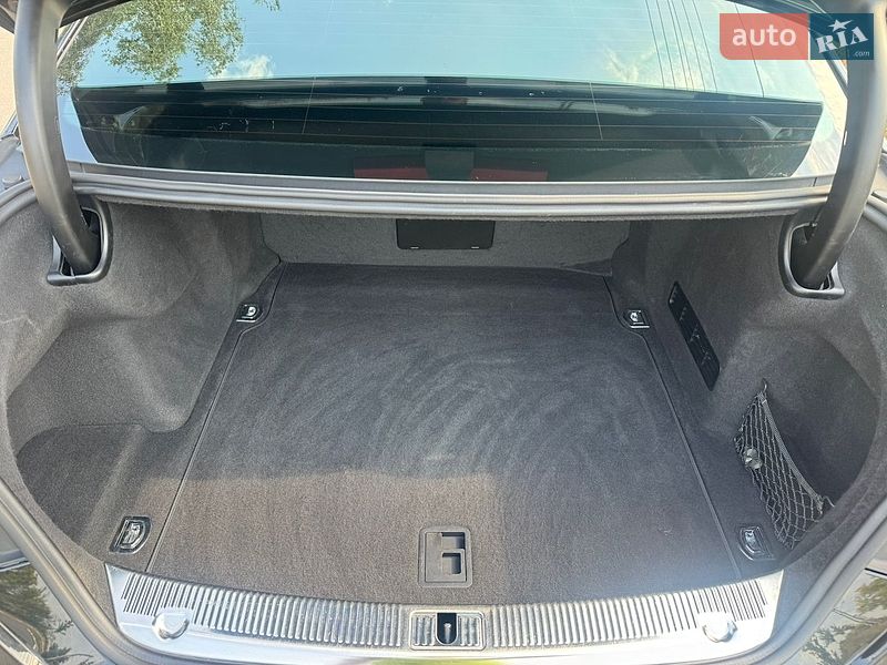 Седан Audi A8 2015 в Киеве фото 58 Седан Audi A8 2015 в Киеве