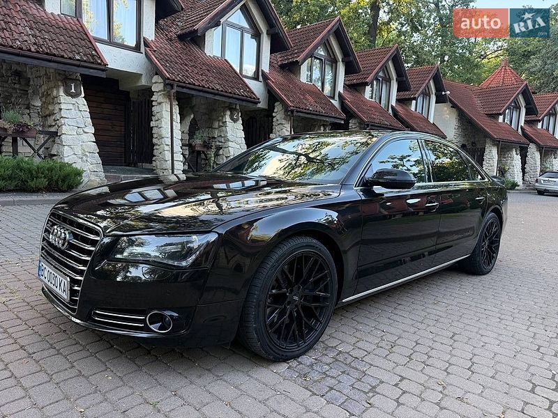 Седан Audi A8 2012 в Львові