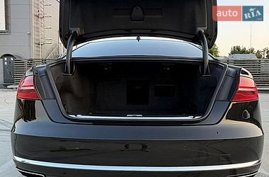 Седан Audi A8 2015 в Киеве