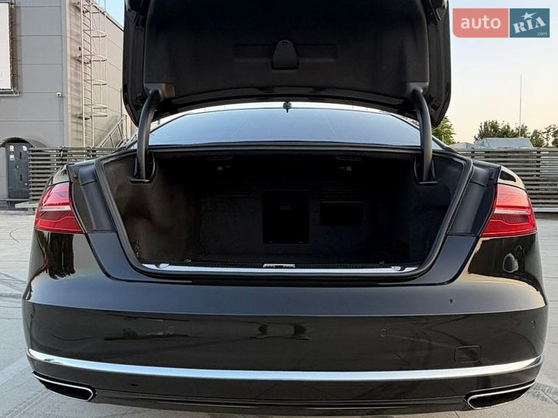 Седан Audi A8 2015 в Киеве