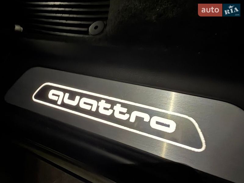 Седан Audi A8 2015 в Киеве