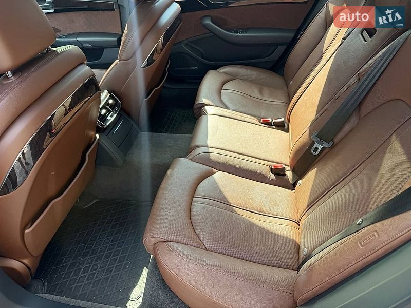 Седан Audi A8 2015 в Луцьку