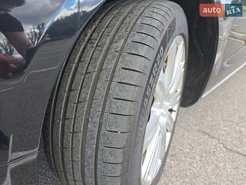 Седан Audi A8 2014 в Киеве