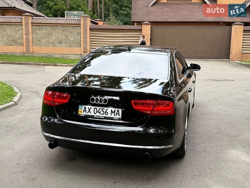 Седан Audi A8 2013 в Києві