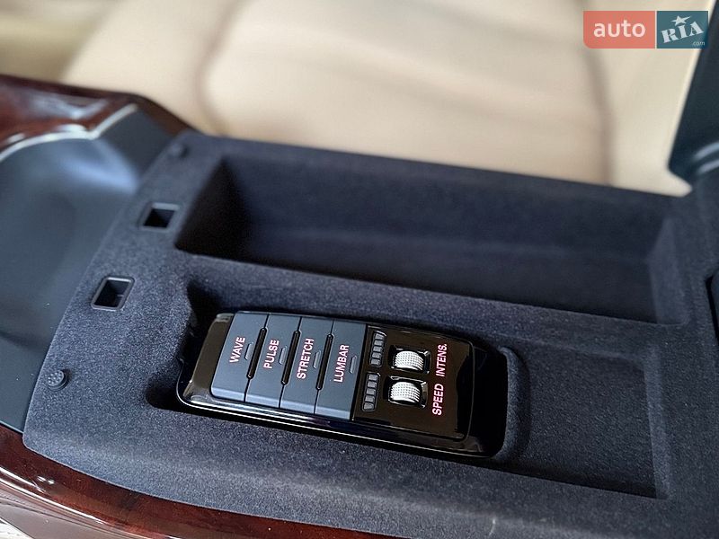 Седан Audi A8 2013 в Києві