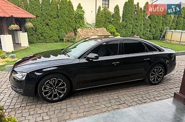 Седан Audi A8 2010 в Мукачево