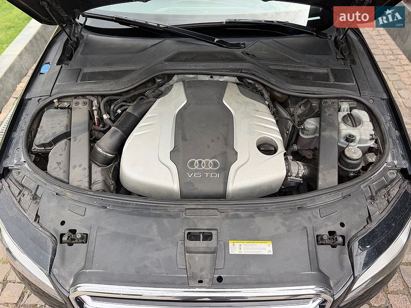 Седан Audi A8 2010 в Мукачево