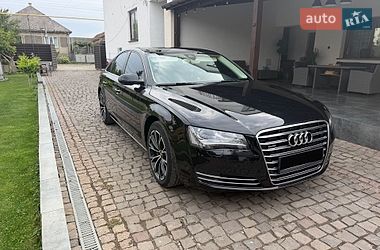 Седан Audi A8 2010 в Мукачево
