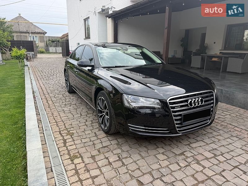 Седан Audi A8 2010 в Мукачево