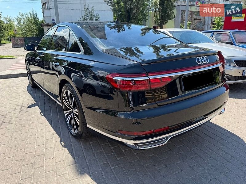 Седан Audi A8 2018 в Киеве