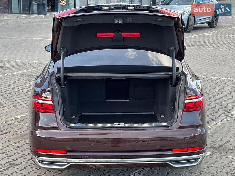 Седан Audi A8 2018 в Чернівцях