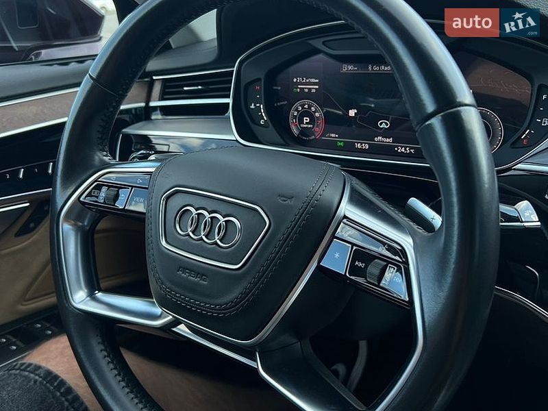 Седан Audi A8 2018 в Чернівцях