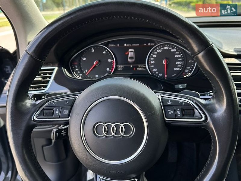 Седан Audi A8 2015 в Одессе