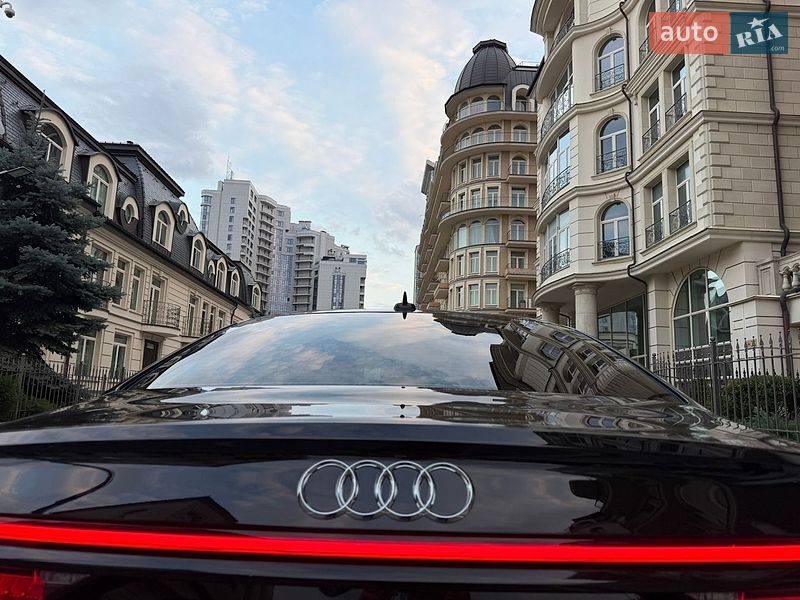 Седан Audi A8 2021 в Києві