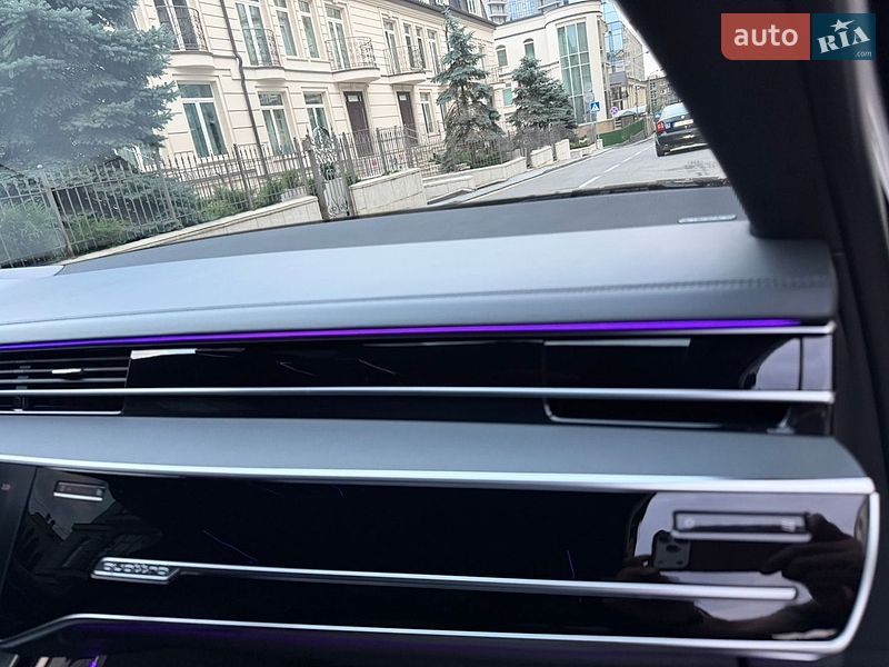 Седан Audi A8 2021 в Києві