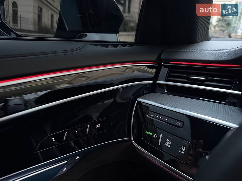 Седан Audi A8 2021 в Києві