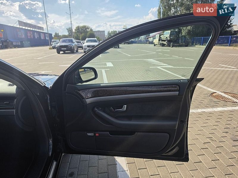 Седан Audi A8 2003 в Ковеле